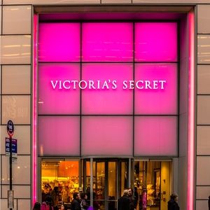 Victoria’s Secret PINK VSX mystery box athletic clothing excellent condition Sm